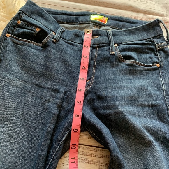 Mother Jeans The Looker Ankle Fray in Girl Crush - Picture 10 of 14